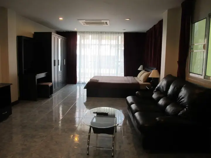 Паттайя: Rouge Service Apartments