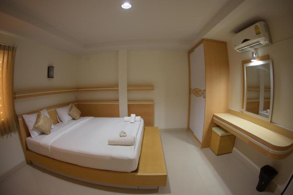 Пхитсанулок: Baan Sanpoom