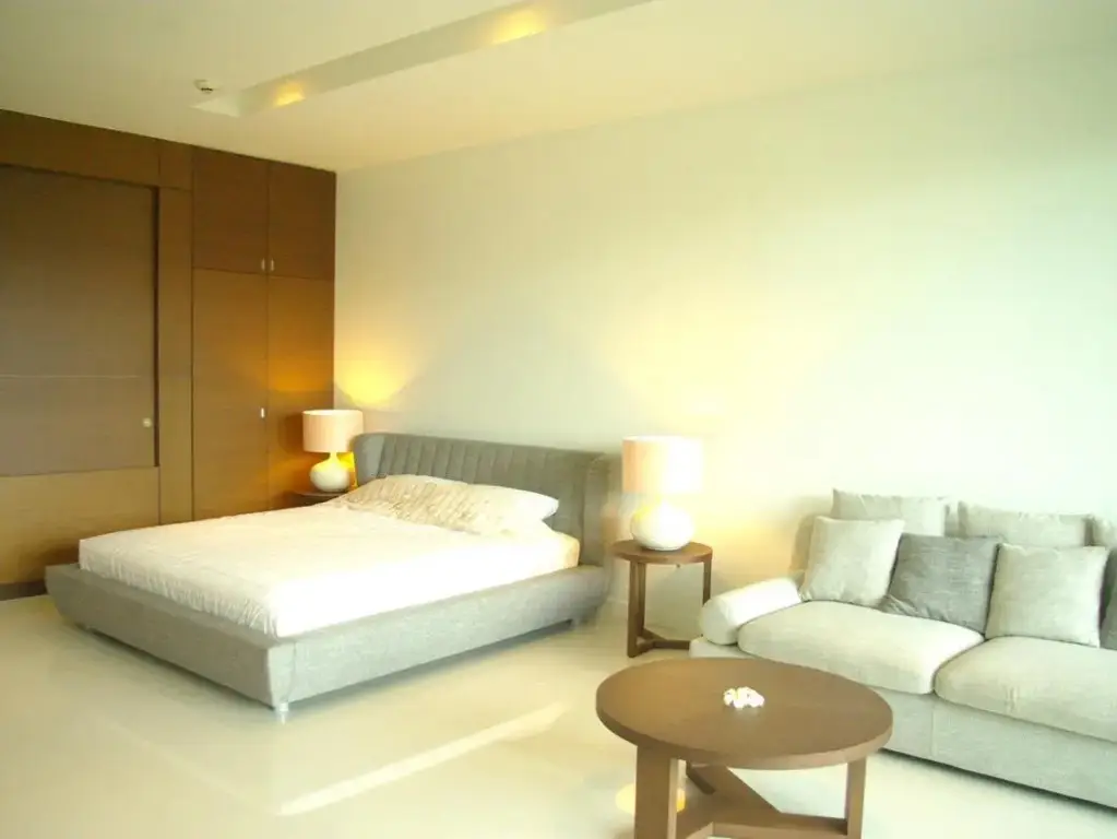 Паттайя: Ananya Beachfront Condominium