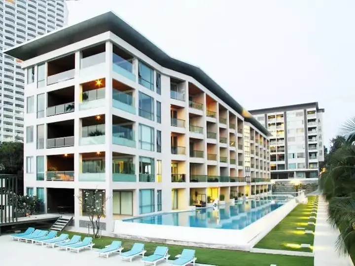 Паттайя: Ananya Beachfront Condominium