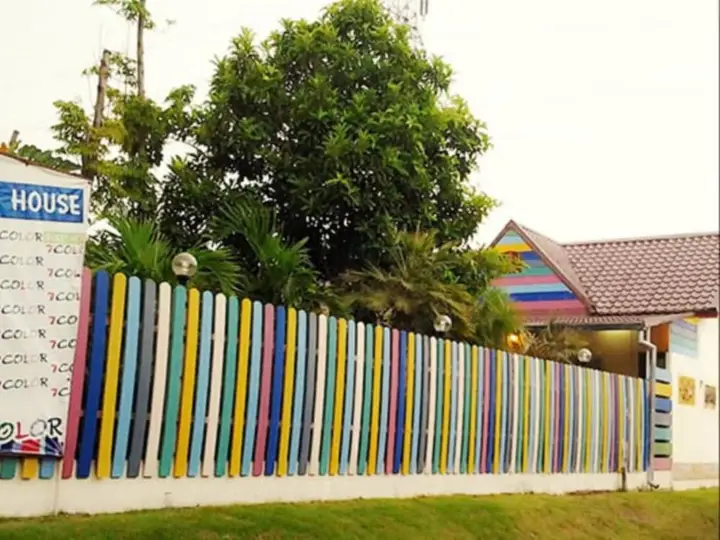 Удонтхани: 7 Colors House
