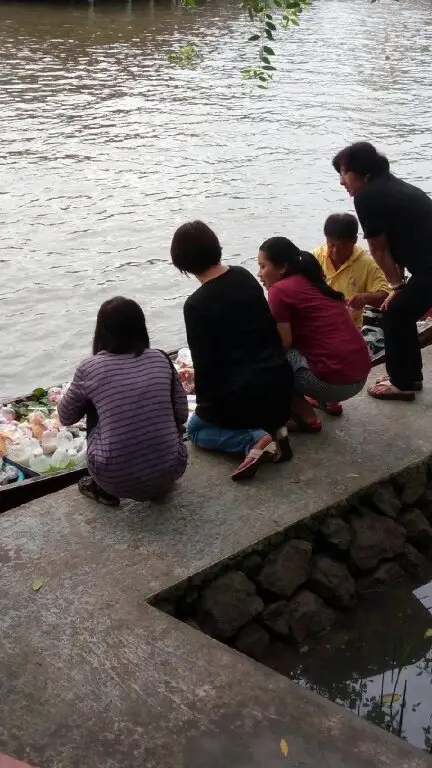 Ампхава: Baan Suan Amphawa
