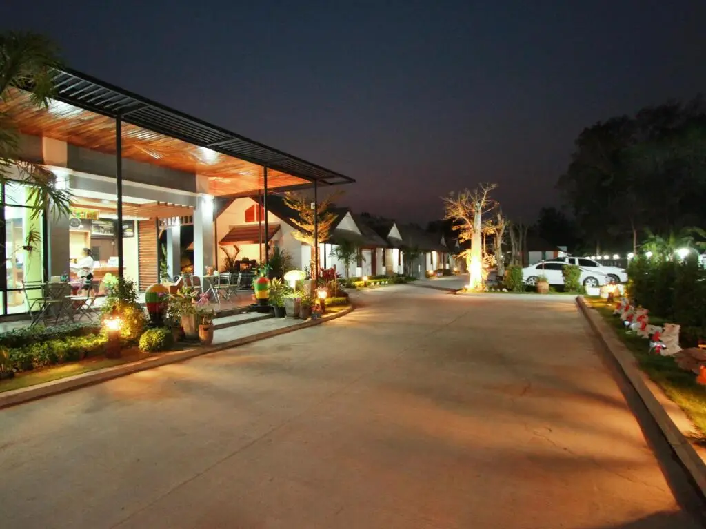 Маха Сарахам: Phakawan Hotel