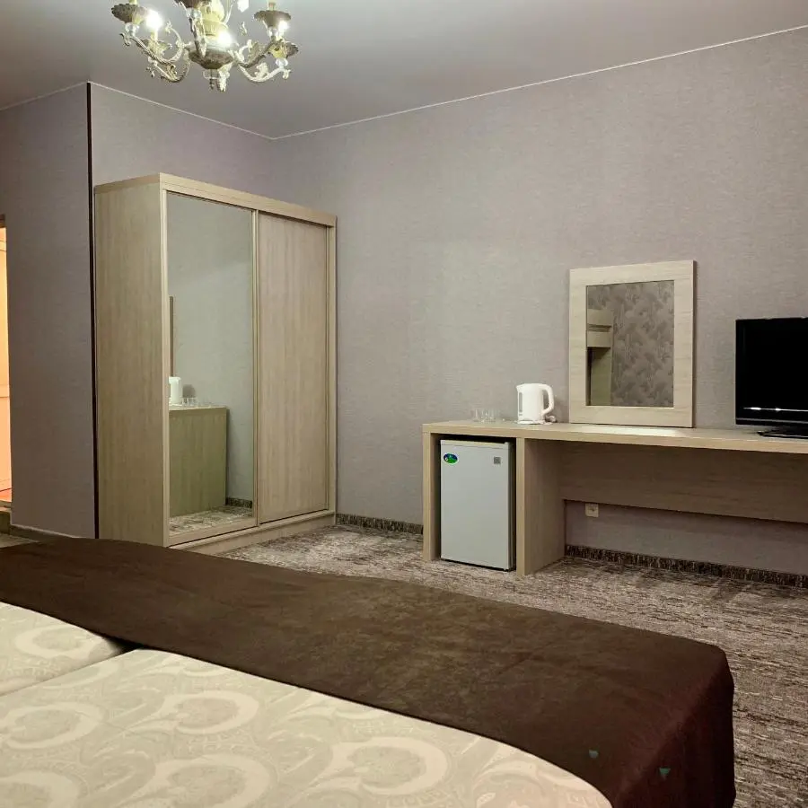Лазаревское: Hotel Kavkaz