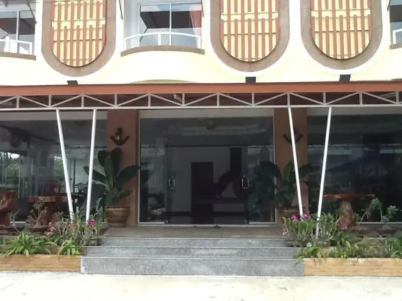 Нахон Фаном: Chabakaew Hotel