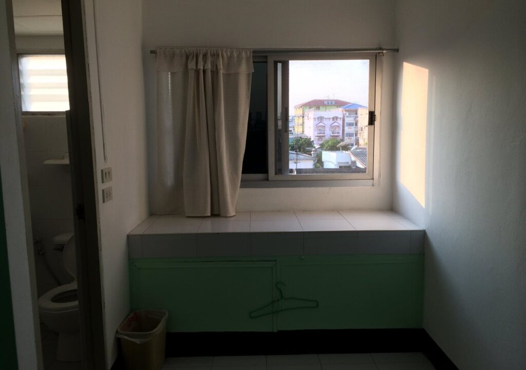 Бангкок: Baan Pathum Apartment