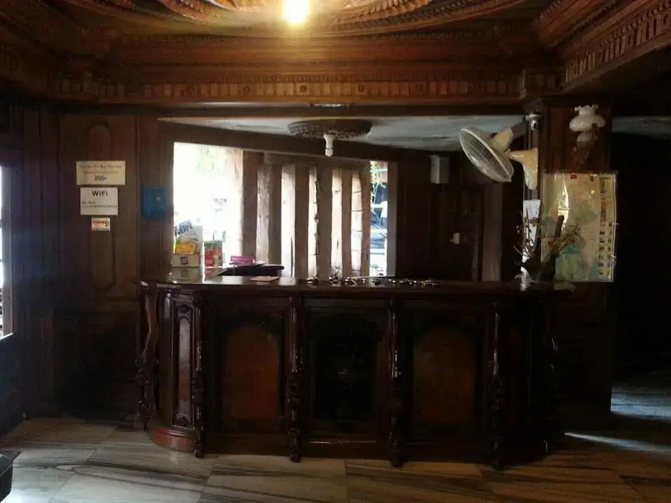 Мей-Сот: First Hotel