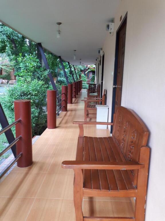 Дамноен Садуак: Baan Rimnam Resort