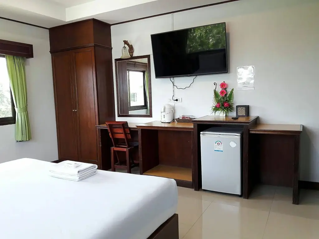 Кхлонг-Янг: Fahproundfon Hotel