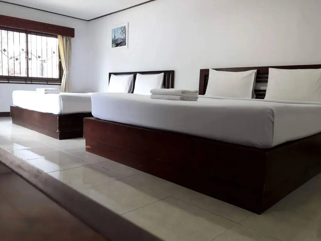 Кхлонг-Янг: Fahproundfon Hotel