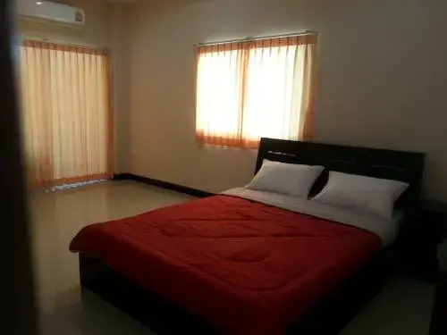 Кхлонг-Янг: Aumnuaychai Apartment