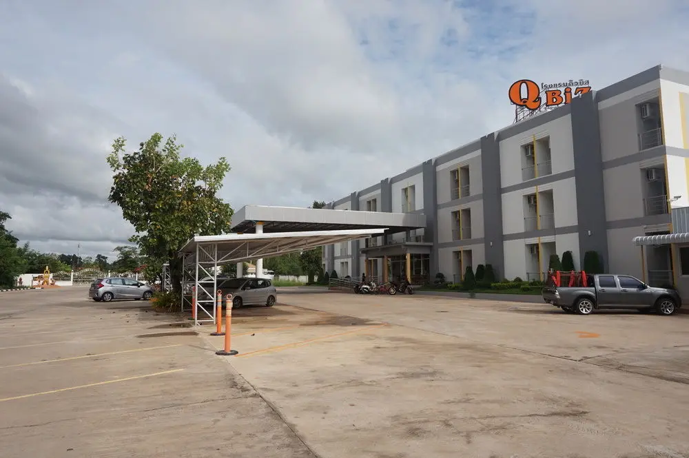 Каласин: QBiz Hotel Kalasin