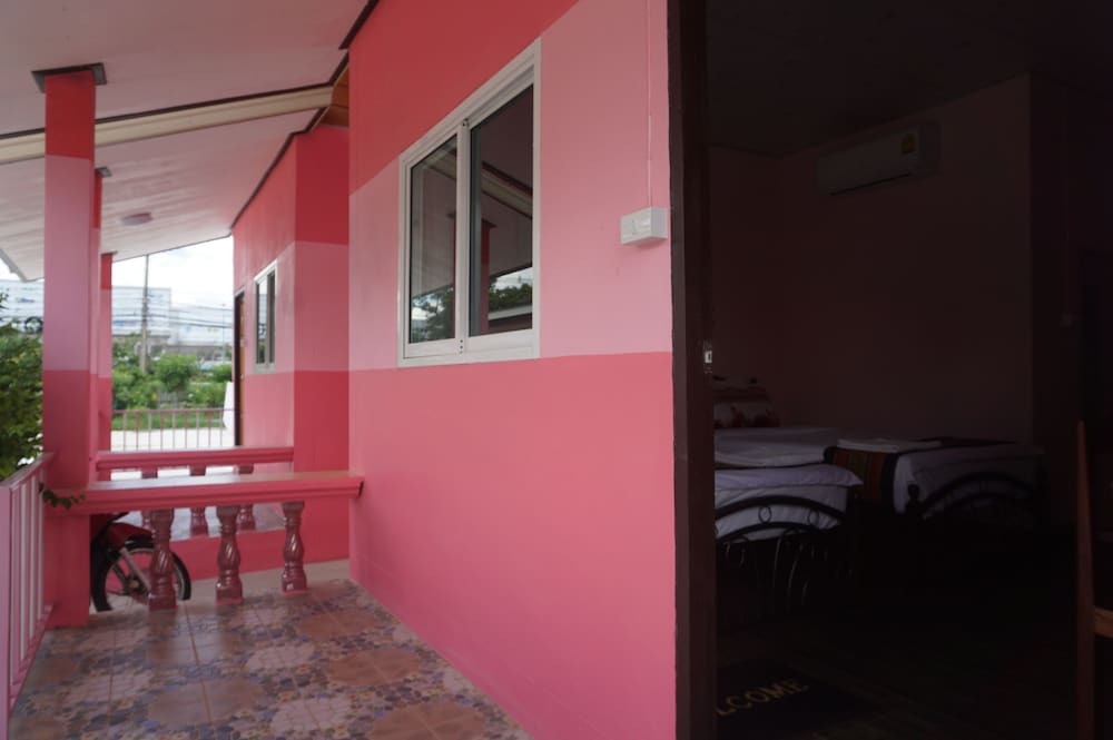 Рои Эт: Bann Kwanlada Hotel
