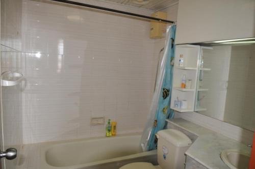 Паттайя: Chom Talay Condominium by 9A