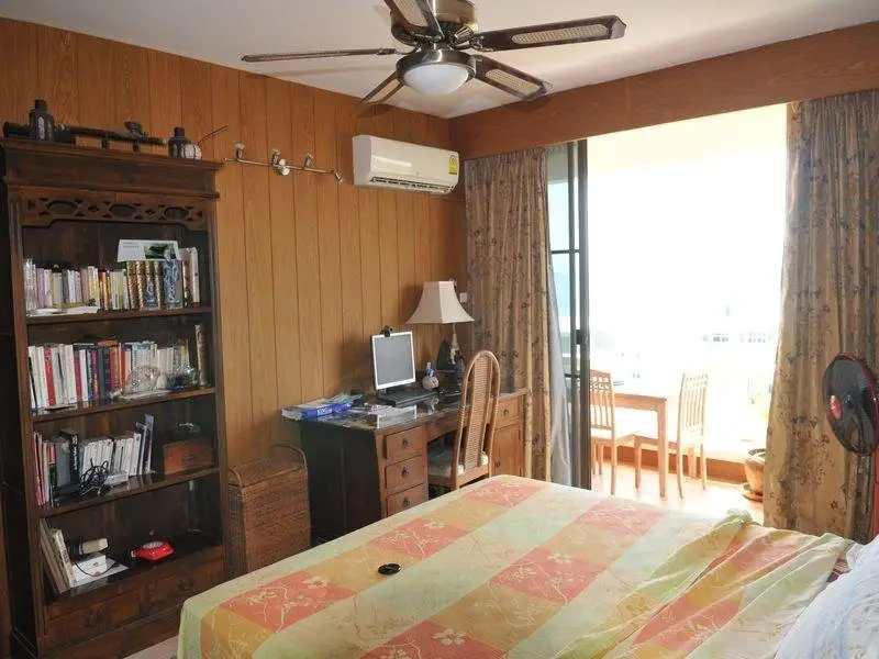 Паттайя: Chom Talay Condominium by 9A