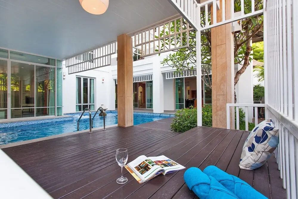 На Чом Тхиан: Jomtien Waree 9 with 6 bedrooms