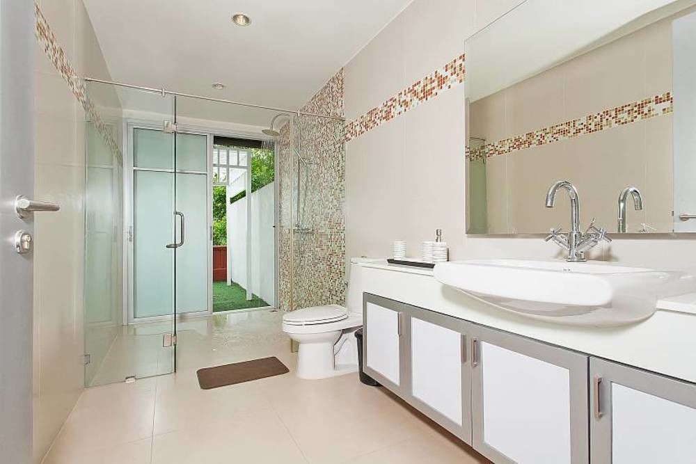 На Чом Тхиан: Jomtien Waree 9 with 6 bedrooms