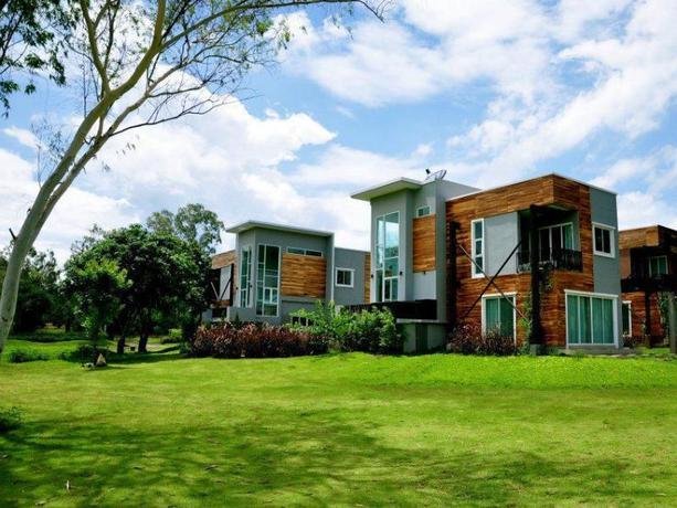 Нонг Нам Дэнг: The Loft Khao Yai