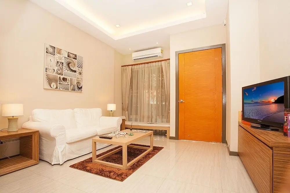 Паттайя: Jomtien Lamore Villa 2 Bedroom with Jacuzzi Pool