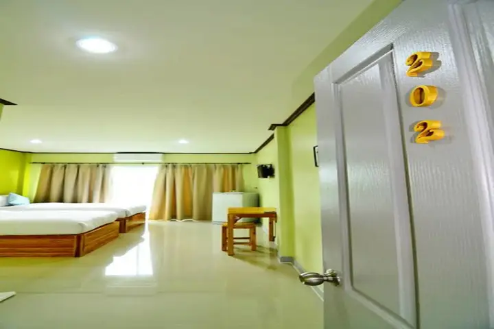 Мей-Сот: Laksasuk House
