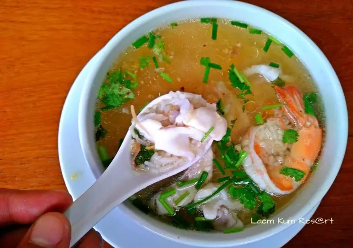 Тхап Сакае: Laem Kum Beach Resort & Seafood