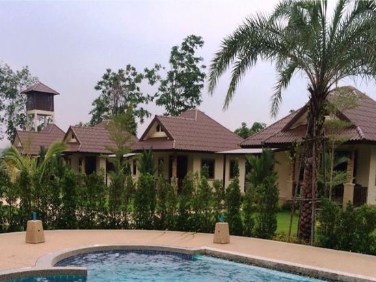 Као Лак: Dachatorn Village Bungalow