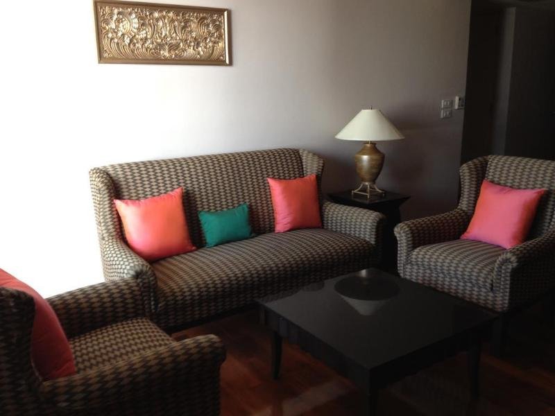 Бангкок: Gardengrove Suites Serviced Apartment