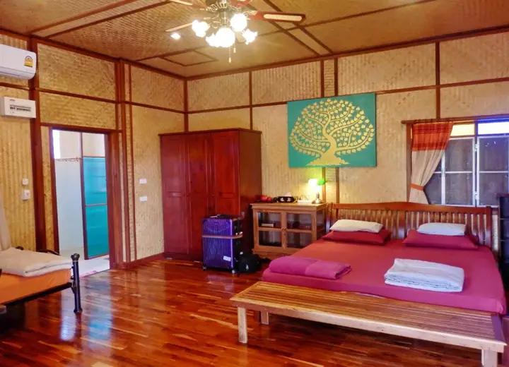 Лампхун: Golden Teak Home Resort