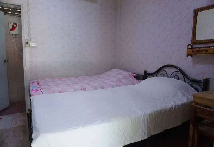 Исторический парк Kamphaeng Phet: Three J Guesthouse