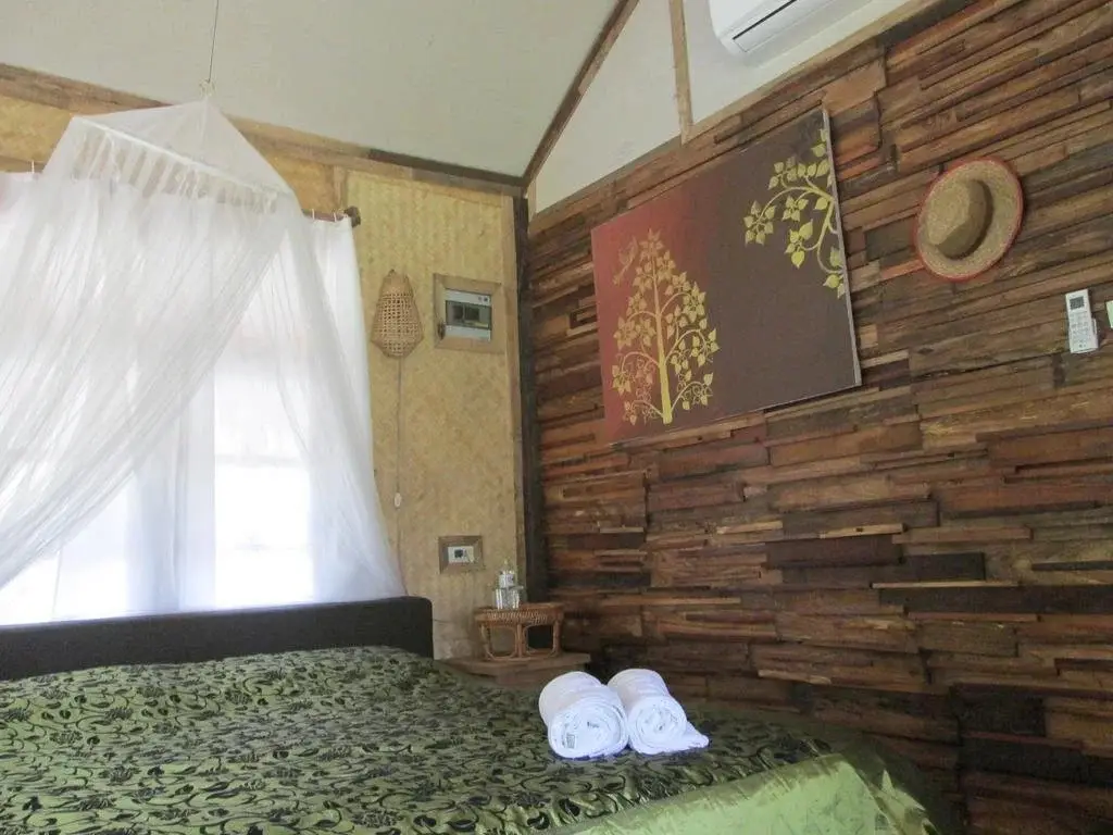 Кханонгпхра: Khaoyai Uncle Nai's Hut