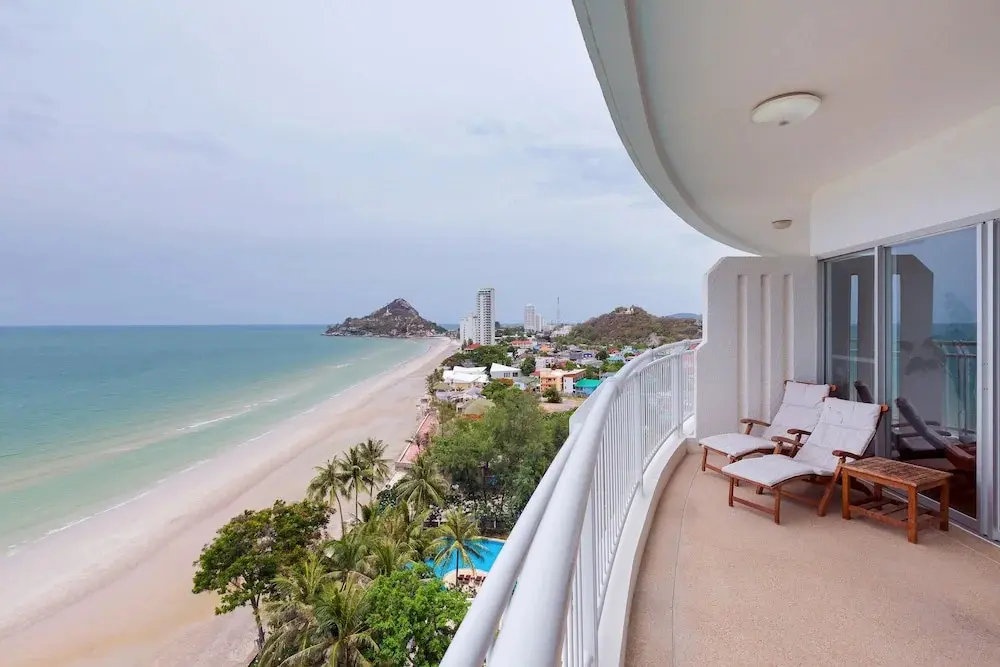 Хуахин: Baan TiewKlurn Beachfront Condomium