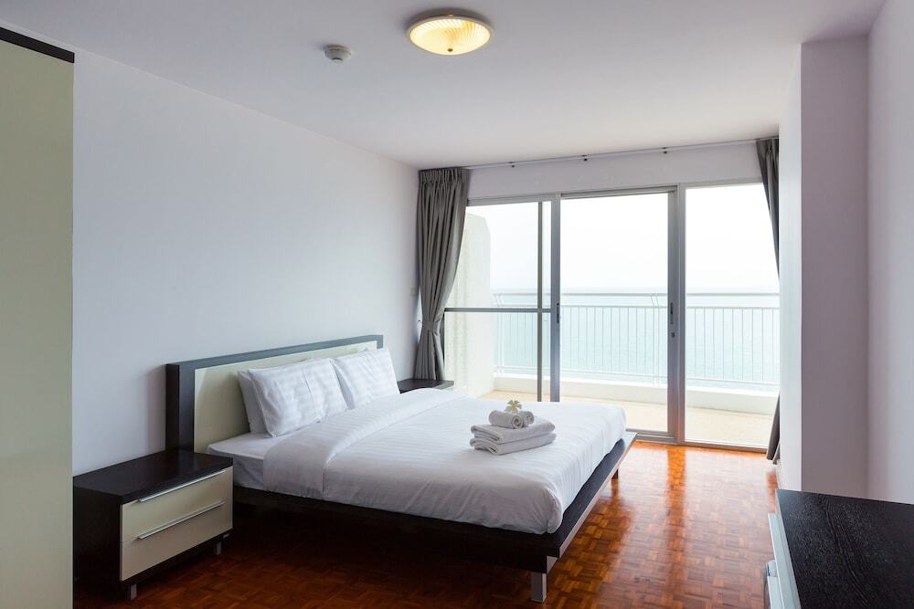 Хуахин: Baan TiewKlurn Beachfront Condomium