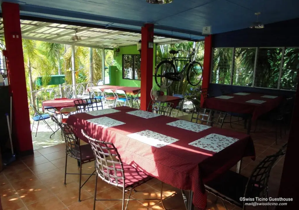 Мае-Ванг: Swiss Ticino Guesthouse & Restaurant