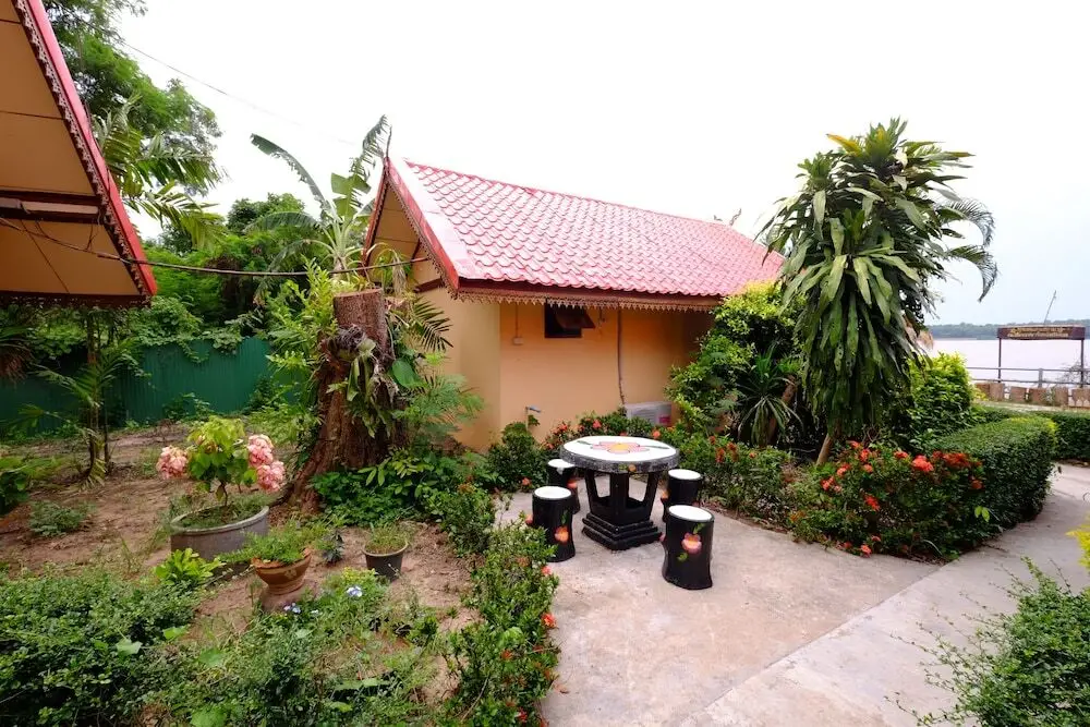 Тхат-Пханом: Rotchana's Retreat Hotel on Mekong That Phanom