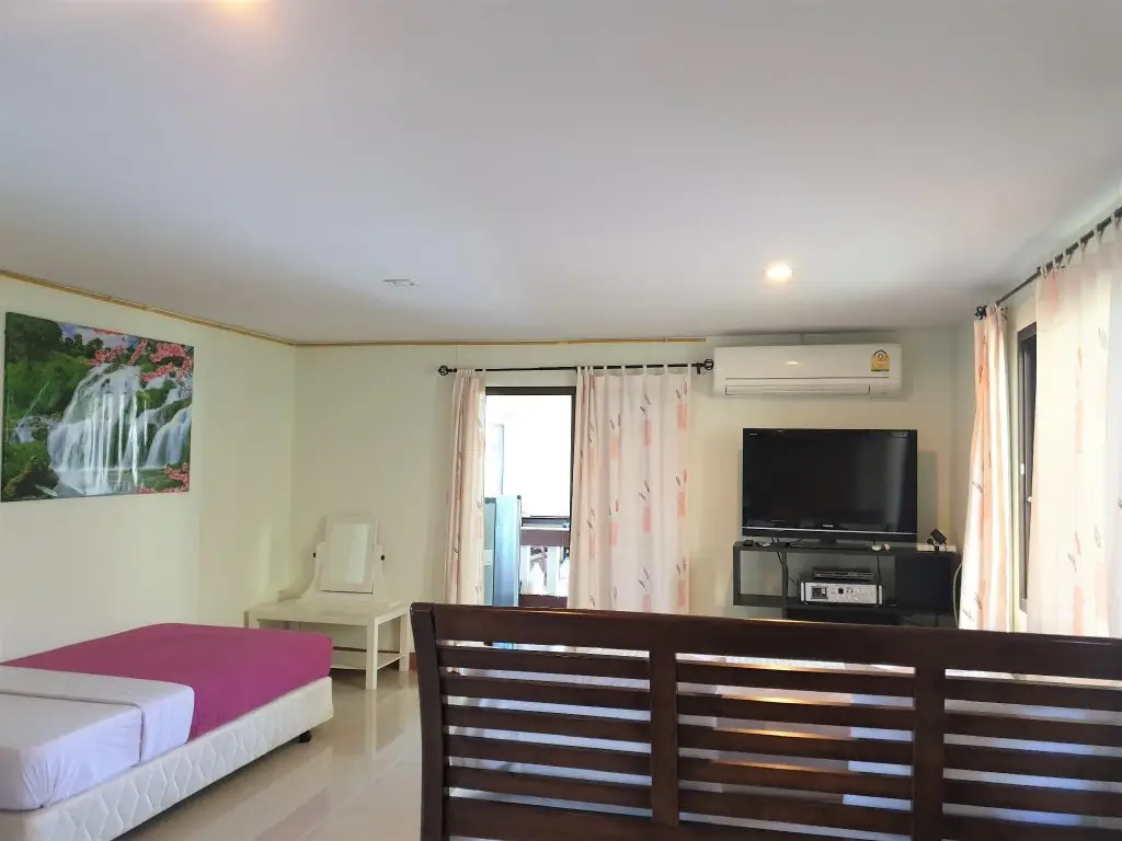 Сирача: Hotel Samchai