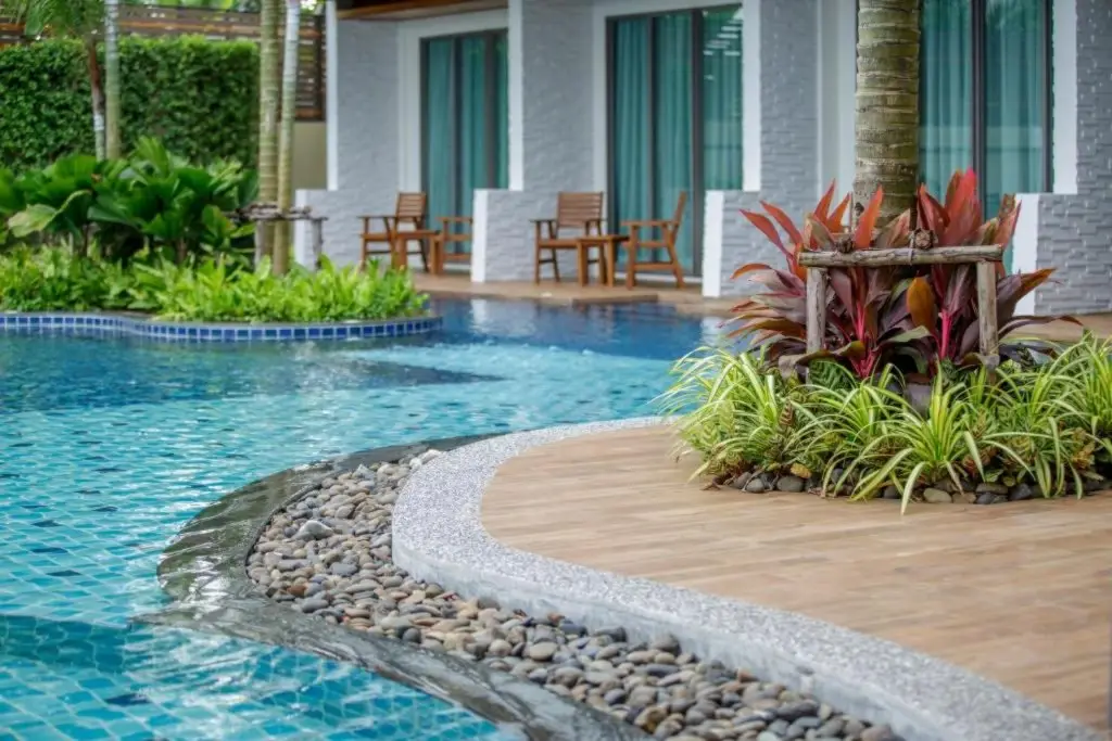 Пхукет: Aqua Resort Phuket - Near Beach and Chalong Pier