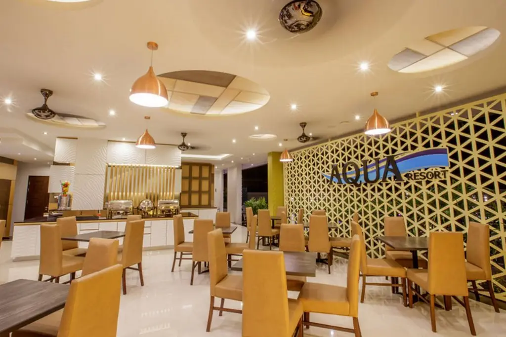 Пхукет: Aqua Resort Phuket - Near Beach and Chalong Pier