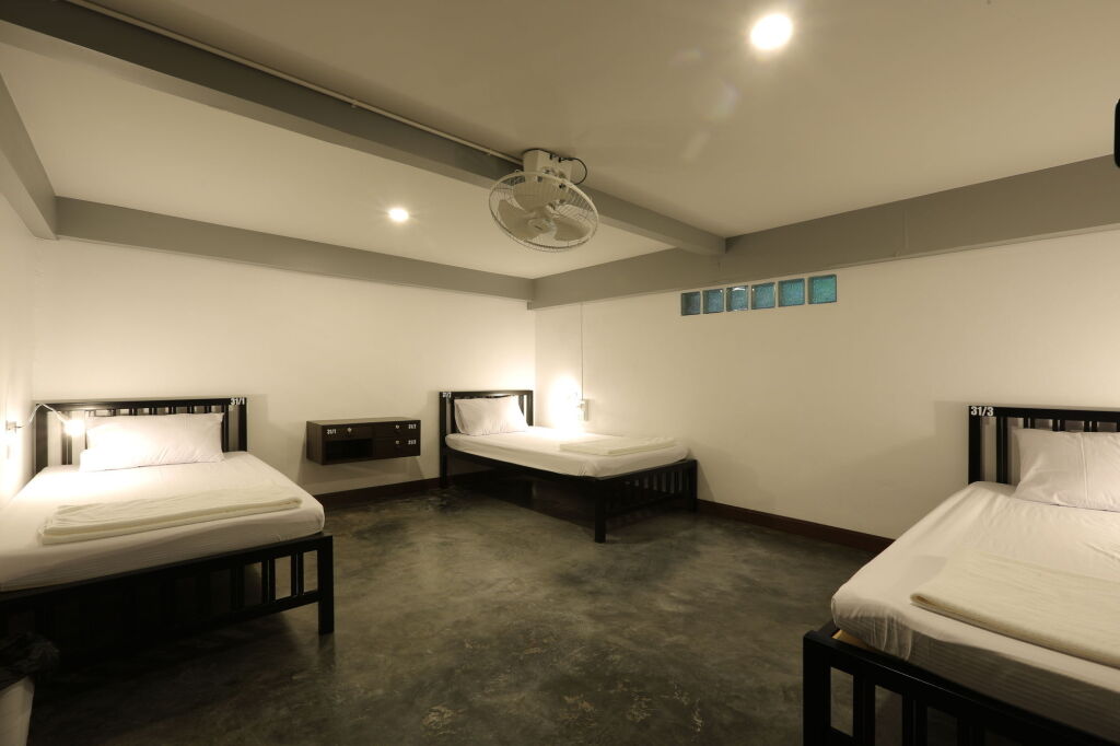 Краби: Balcony Party Hostel Beachfront - Adults Only
