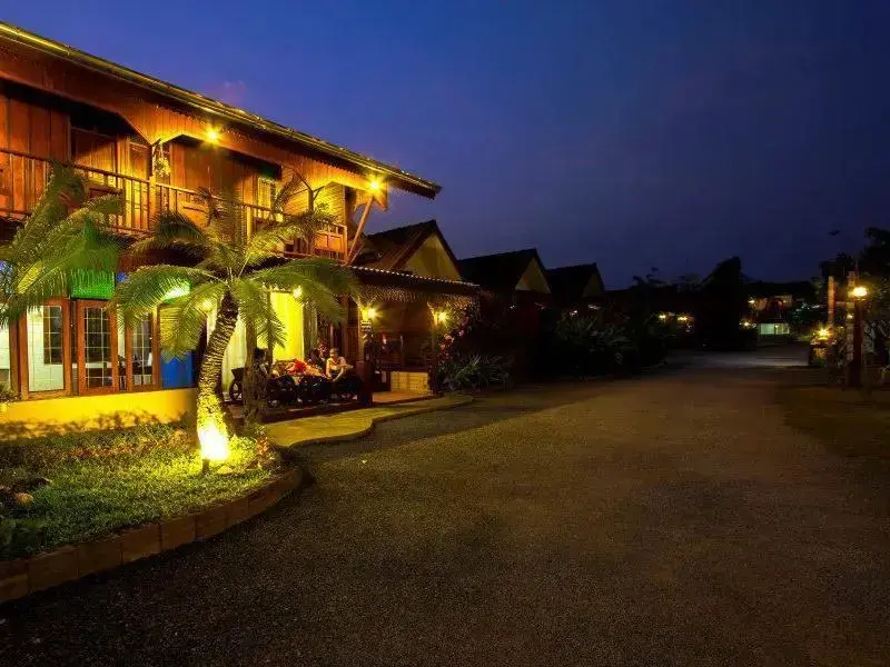 Бан Пхайя Ват: Ruen Mai Ngam Resort