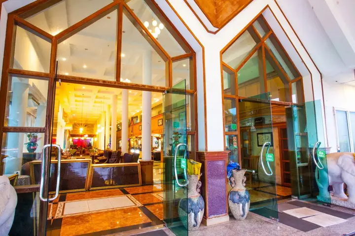 Сакон Накхон: NH Elegant Hotel