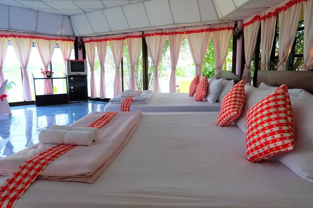 Исторический парк Kamphaeng Phet: P Resort Riverside
