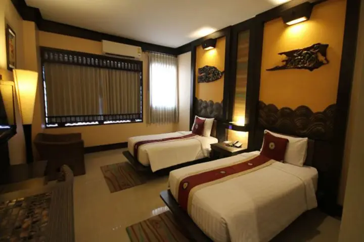 Пхитсанулок: Ruean Phae Royal Park Hotel