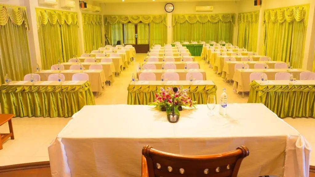 Нонгкхай: Nongkhai White Hotel