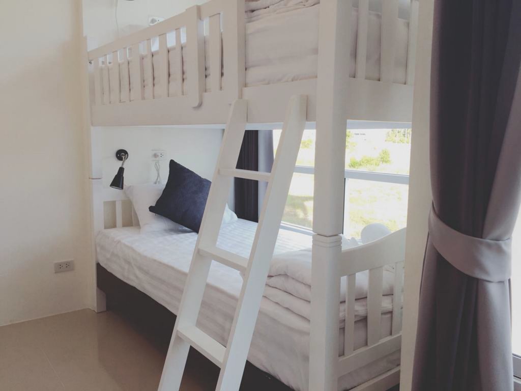 Тхаланг: Take a break at Naiyang Beach Hostel