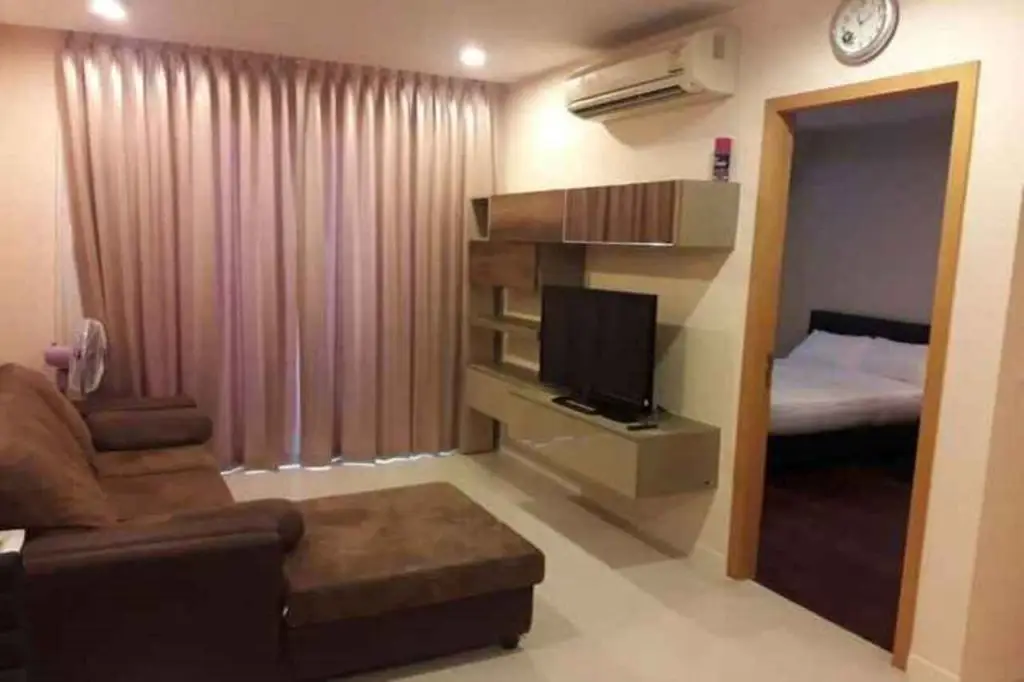 Бангкок: High Floor near Petchaburi MRT