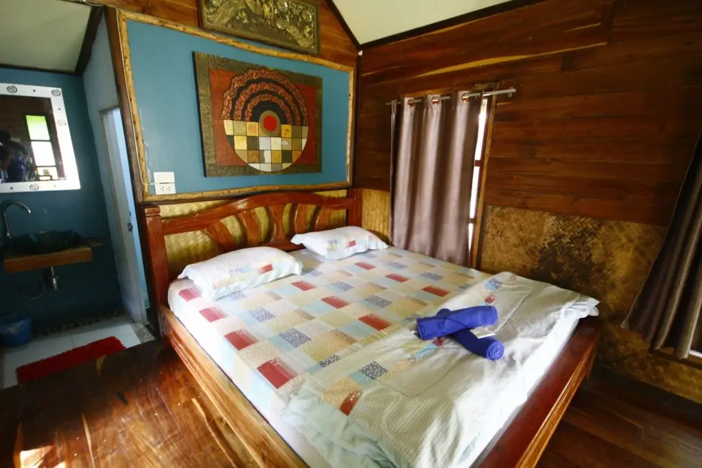 Ко Самет: Baan Pha Nin Mung Korn