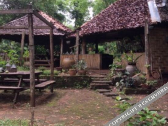 Мэхонгсон: Sang Tong Huts