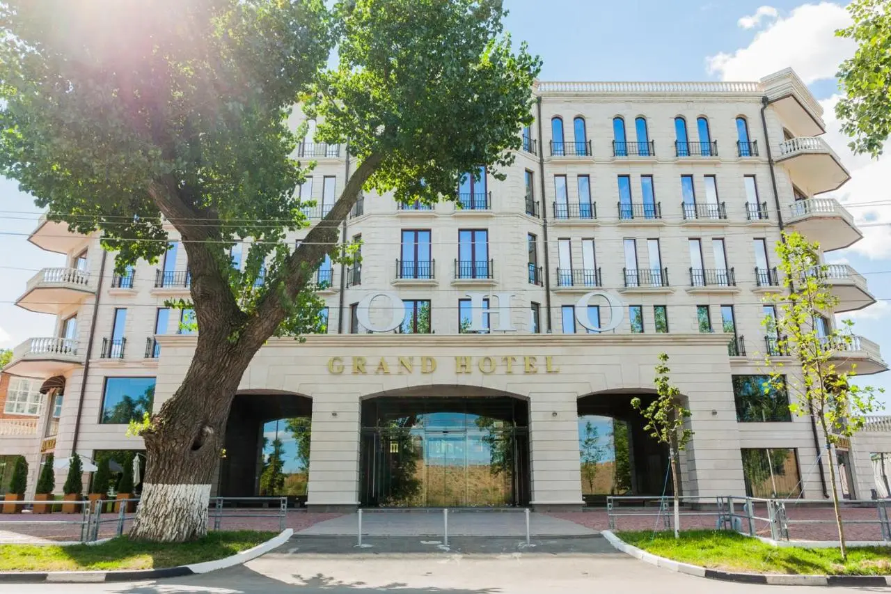 Азов: Soho Grand Hotel