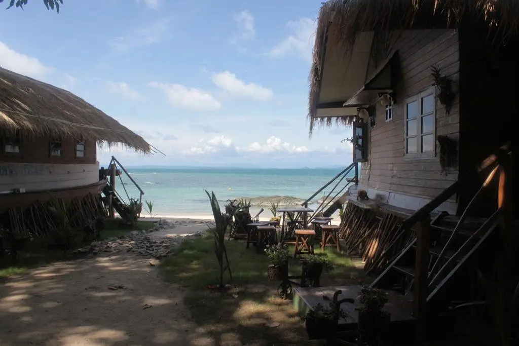 Чакпхонг: Mantakiri Island Resort Private Island
