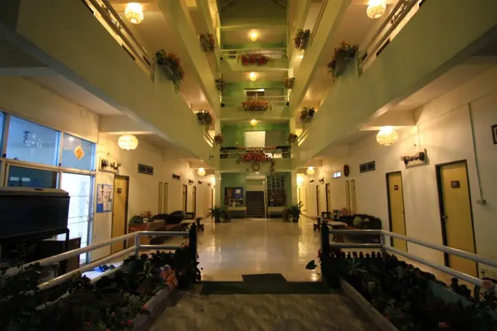 Лампхун: Lamphun Place